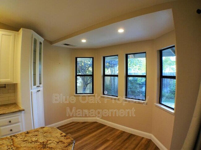 Building Photo - 3008 California Park Dr