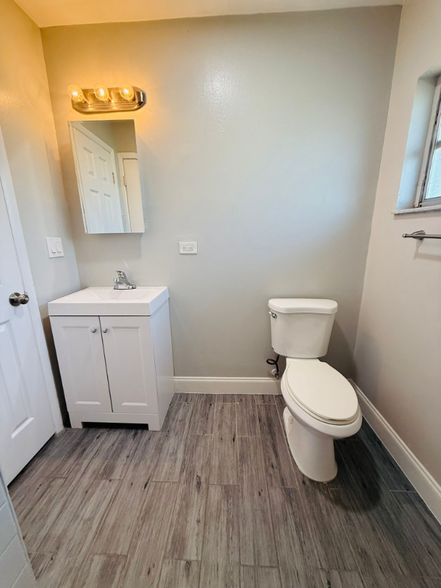 Building Photo - 1128 Neptune Dr