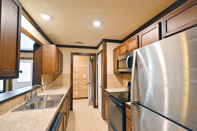 Building Photo - 1155 Farm to Market 2722