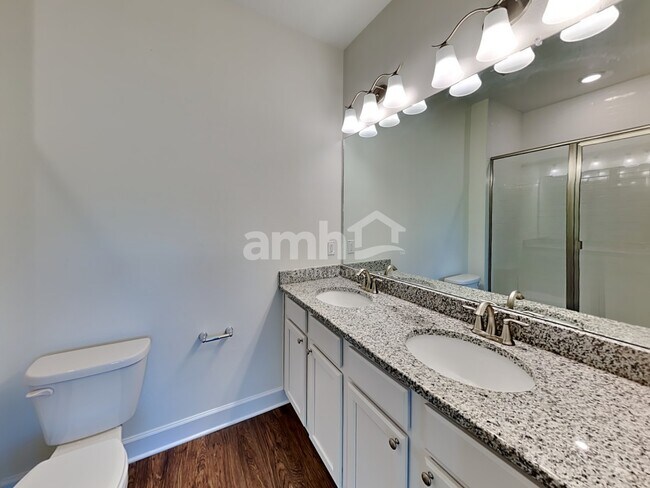 Building Photo - 922 Walden Woods Dr