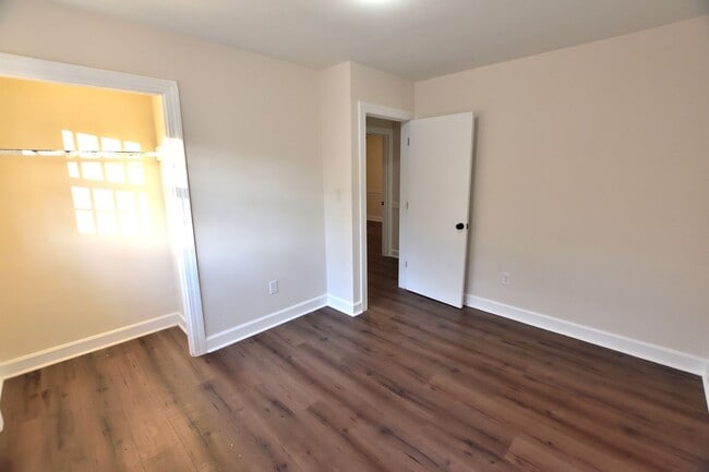 Building Photo - 205 S Mayo St