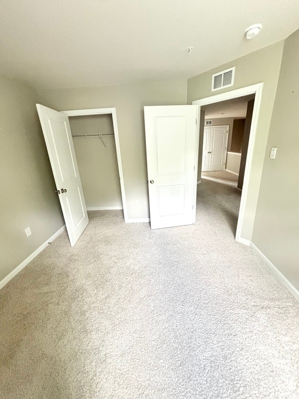 Building Photo - 415 Locust Run Dr
