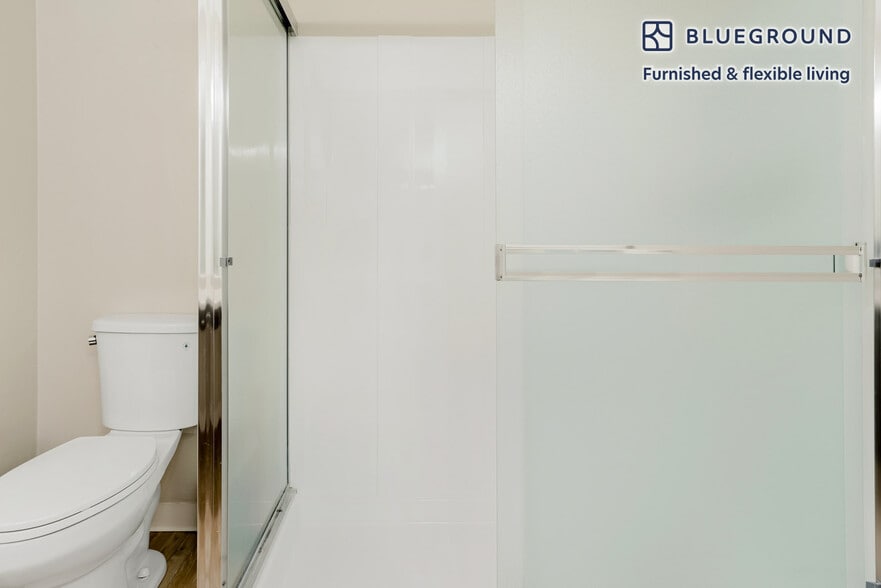 Building Photo - 600 Edgewater Blvd