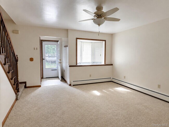 Building Photo - 17 Brooks Ln