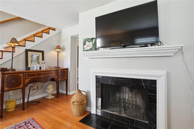 Building Photo - 73 La Rue Pl NW