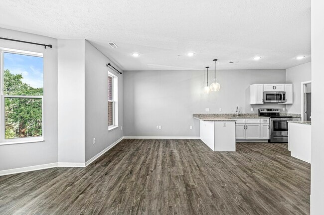 Building Photo - 260 N 10th St