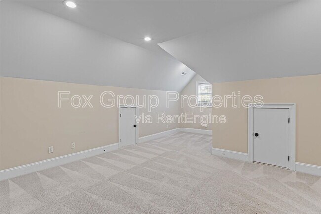 Building Photo - 7887 Mountain Shore Dr
