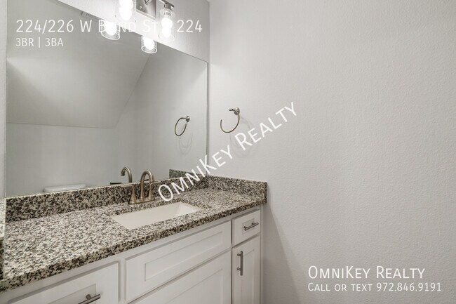 Building Photo - 224/226 W Bond St-224