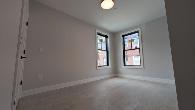 Building Photo - 86 Colborne Rd