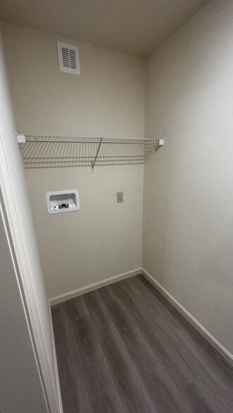 Building Photo - 4212 Menga Dr