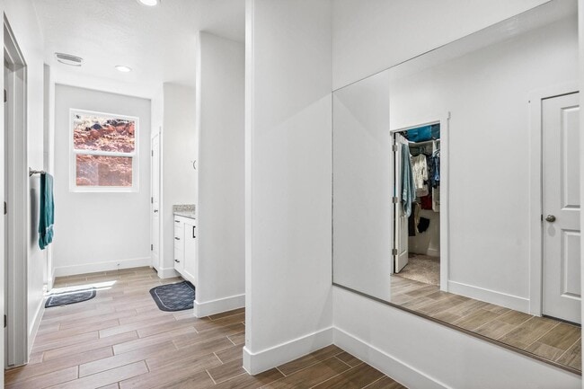 Building Photo - 438 N Stone Mountain Dr