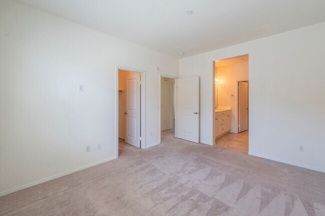 Building Photo - Ocean, #104