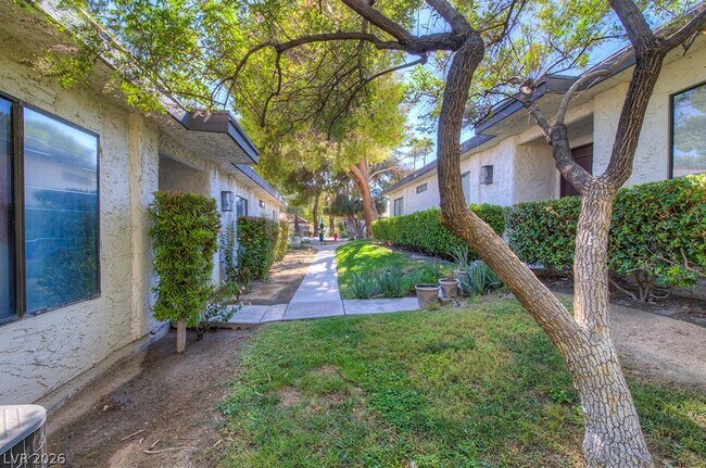 Building Photo - 2574 Pera Cir