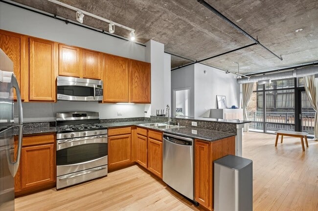 Building Photo - 520 S State St