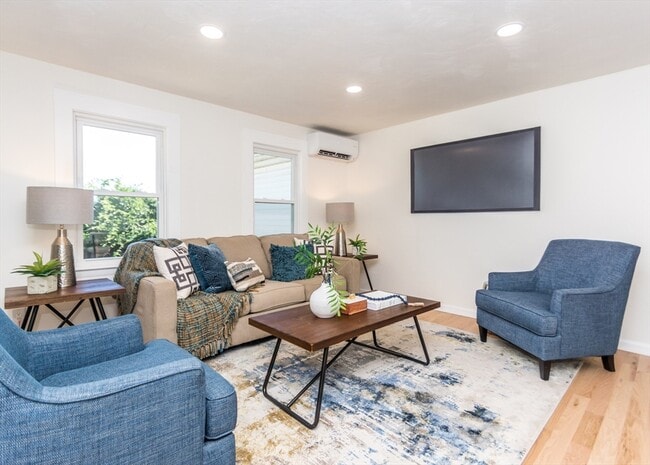 Building Photo - 23 Cheney St