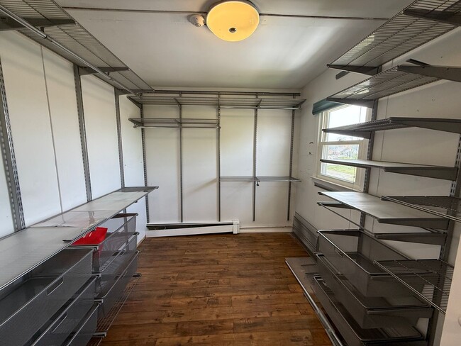 Building Photo - Spectacular 3 Bed/3 Bath Home in Long Beach!