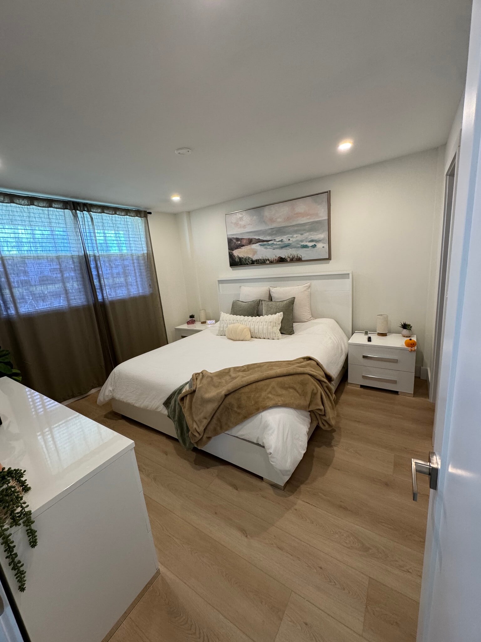 2nd bedroom - 100 Paradise Harbour Blvd