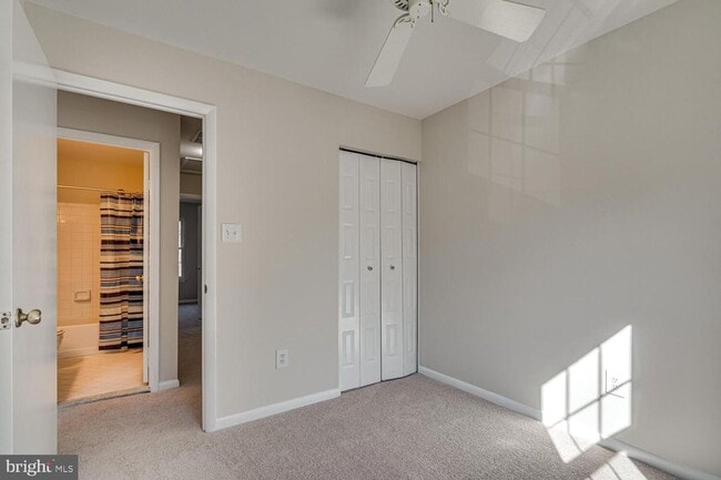 Building Photo - 3 Bedroom 3.5 Bath 3 Level Townhome in Germantown