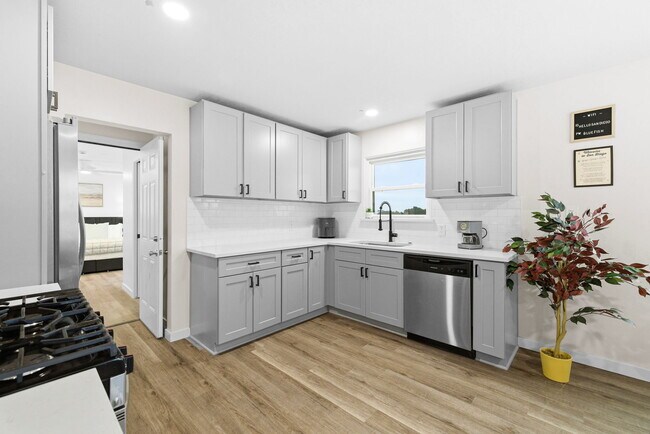 Building Photo - 1404 Lieta St