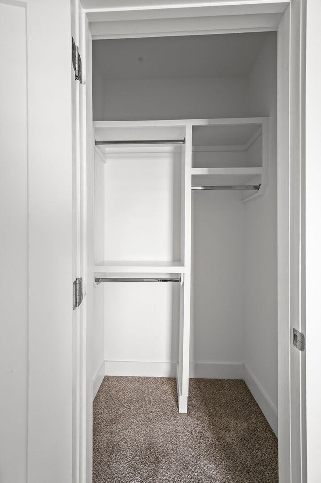 Building Photo - Modern 3BR/3.5BA home in Sylvan Summit, just minutes from downtown!