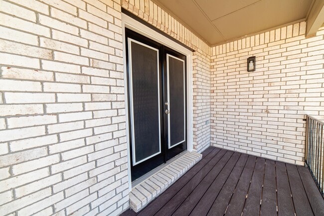 Building Photo - 3305 Charolais Dr