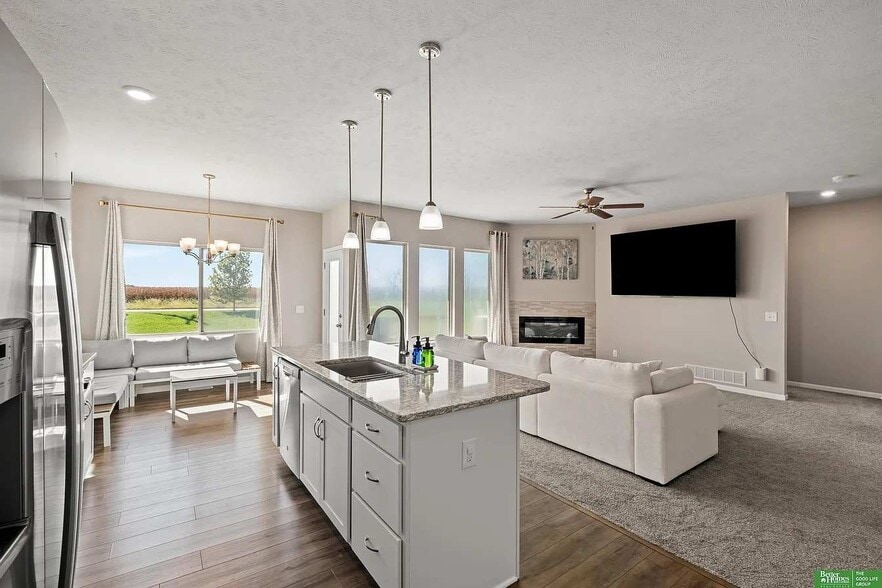 Building Photo - 21051 Polk St