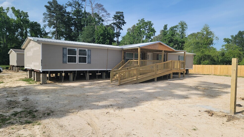 Building Photo - 32744 Carolee Cir