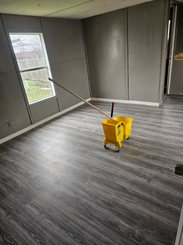 Building Photo - 1801 S Business 45