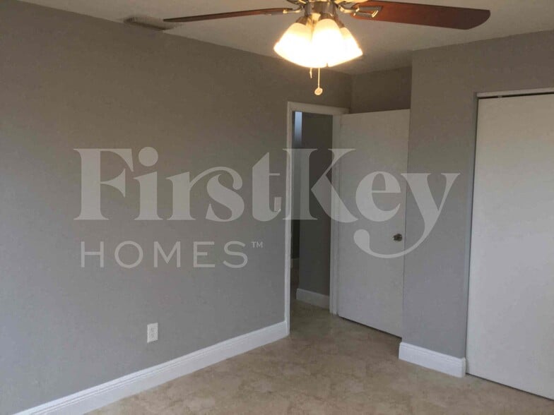 Building Photo - 2110 NW 185th St