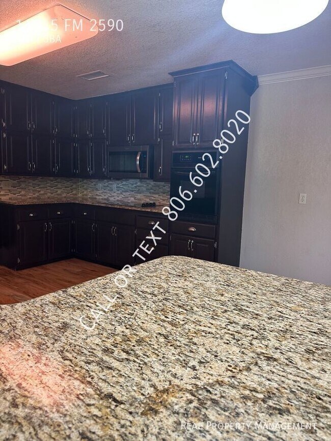 Building Photo - Amazing home south of Amarillo with worksh...