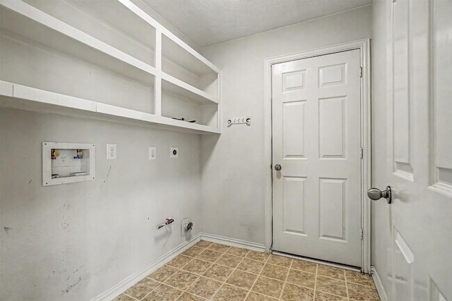 Building Photo - 16011 Belleshire Glen Ln