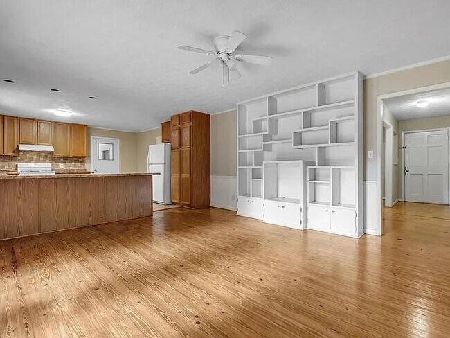 Building Photo - 2507 Waldemar Ln