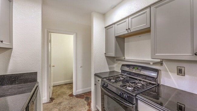 Building Photo - 1425 Bow Creek Ct