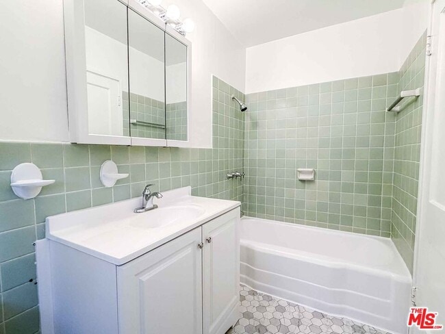 Building Photo - 5243 Village Green