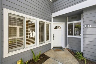 Building Photo - 104 Hartford Dr