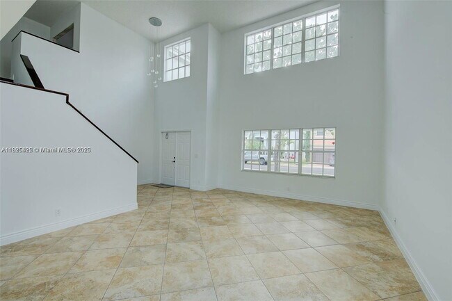 Building Photo - 1127 SW 104th Way