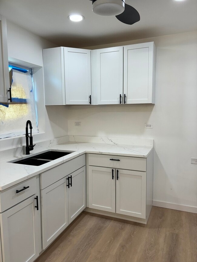 Building Photo - 1650 Division St