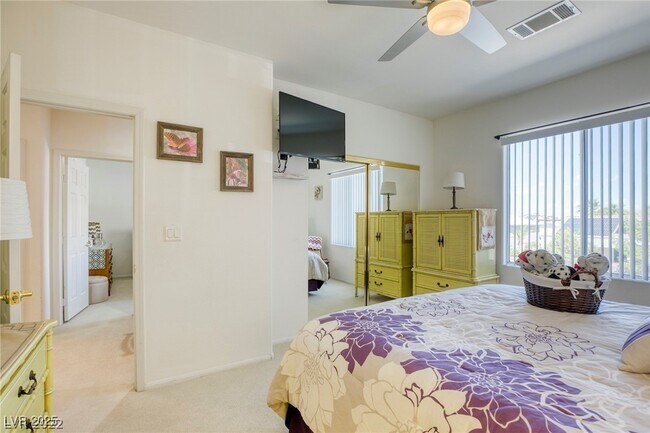 Building Photo - 57 Voltaire Ave