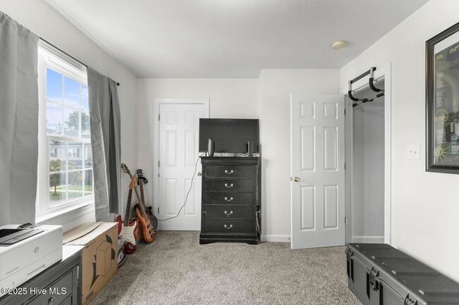 Building Photo - 100 Ashwood Dr