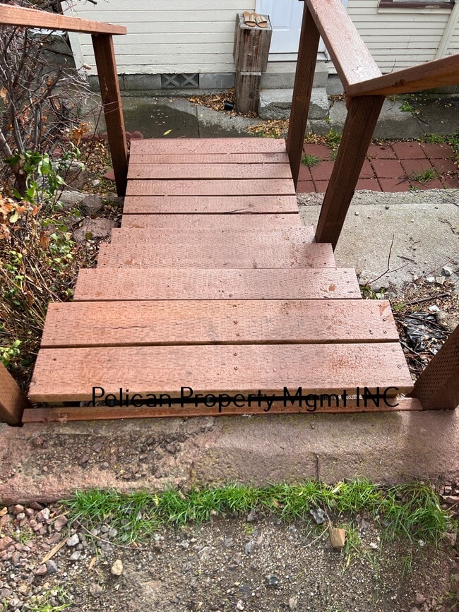 Building Photo - 327 Jefferson St