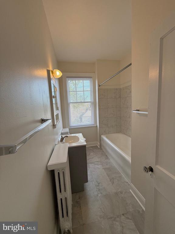 Building Photo - 702 Prince Edward St