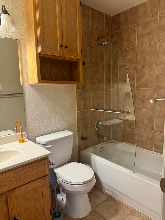 Building Photo - 5229 Brewster Dr