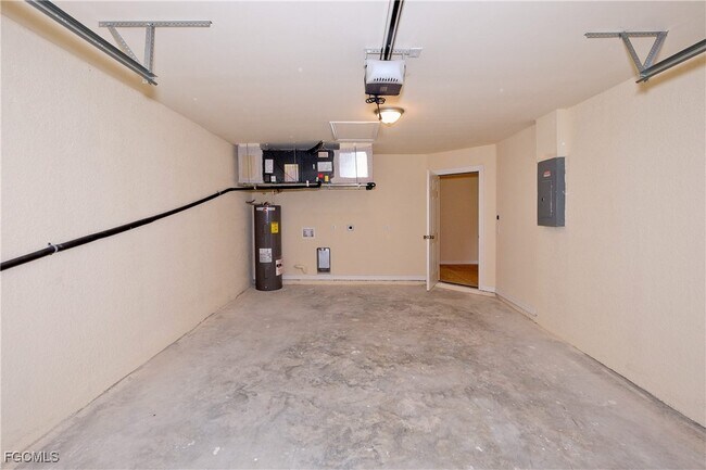 Building Photo - 613 SE 6th Terrace