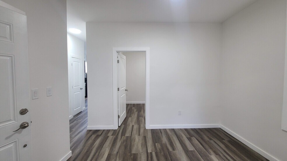 Building Photo - 113 63rd St