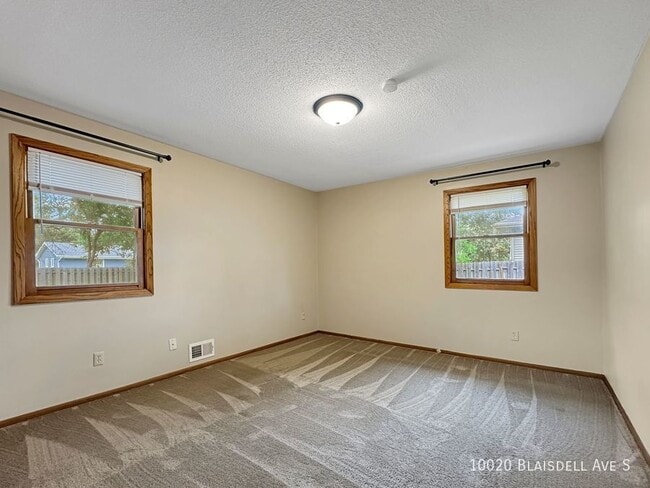 Building Photo - 10020 Blaisdell Ave S