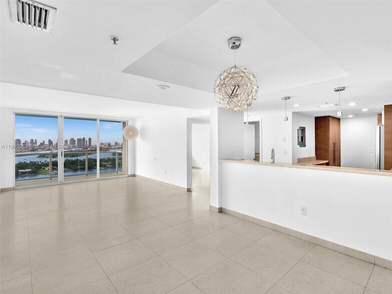 Building Photo - 650 West Ave