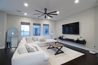 Building Photo - 959 St Augustine