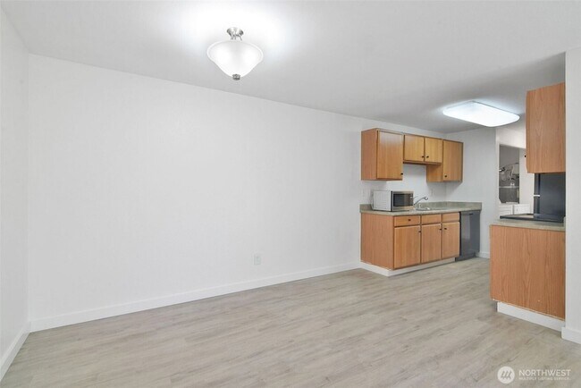 Building Photo - 16817 Larch Way