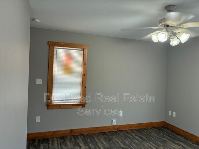 Building Photo - 915 Bellaire Ave