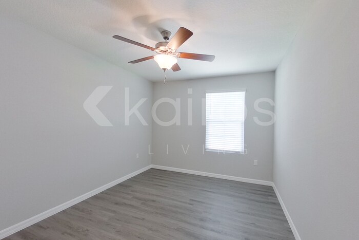 Building Photo - 8602 SW 43rd Ter